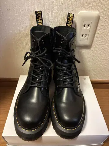 Dr. Martens JADON 8홀 부츠 US5