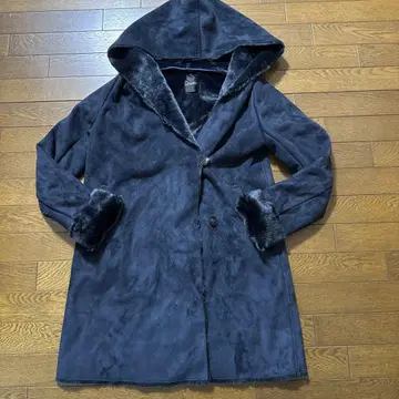 Rosso 후드 부착 무스탕 네이비 코트