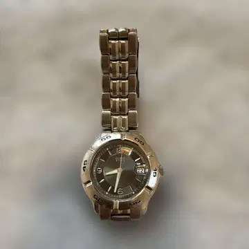 GUESS 다이버 워치 손목시계