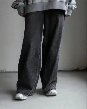 CTHY 초감연 VINTAGE WIDE JEANS by KUROKI