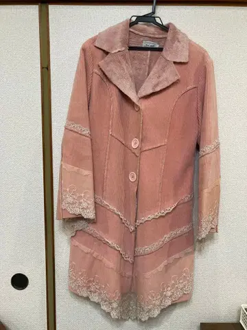 귀여운 핑크 롱 코트 레이스 장식 이탈리아제