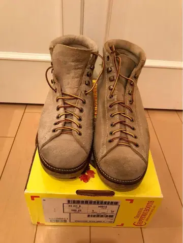 CHIPPEWA BOOTS