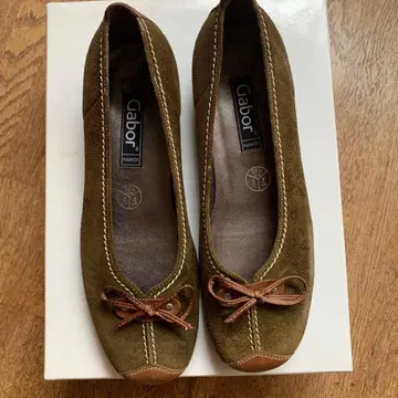 Gabor 올리브 그린 스웨이드 펌프스