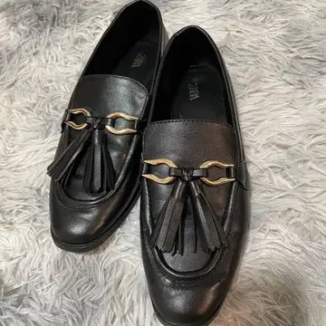 새상품급 ZARA 블랙 태슬 로퍼 24cm