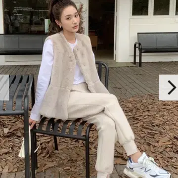 벌스데이 바쉬 퍼 페플럼 베스트 베이지 M 프릴 베스트 코트