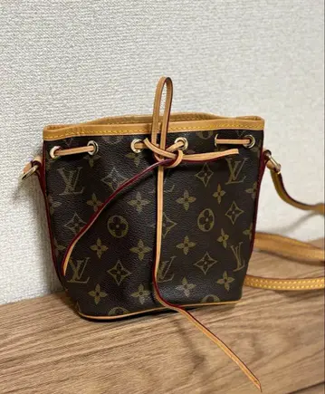 LV 여성용 숄더백 발송 가능
