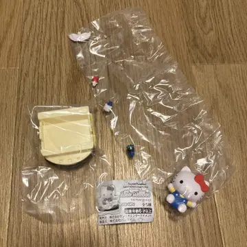 산리오 퓨로랜드 한정판 가챠 라이드 마스코트 헬로키티 단종품