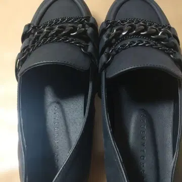 블랙 체인 로퍼