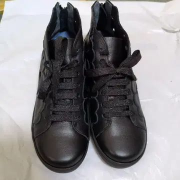 블랙 가죽 신발 통굽 구름 디자인