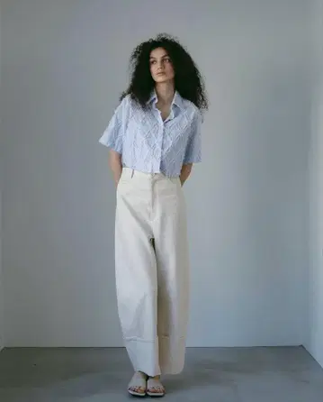 HER. 롤업 커브 데님 화이트