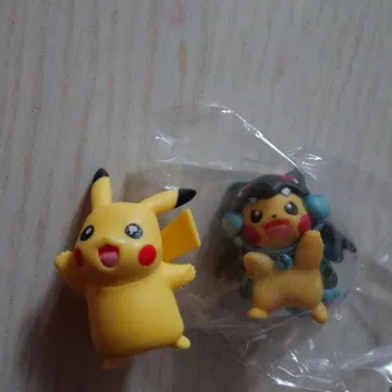 피카츄 피규어 2개 세트