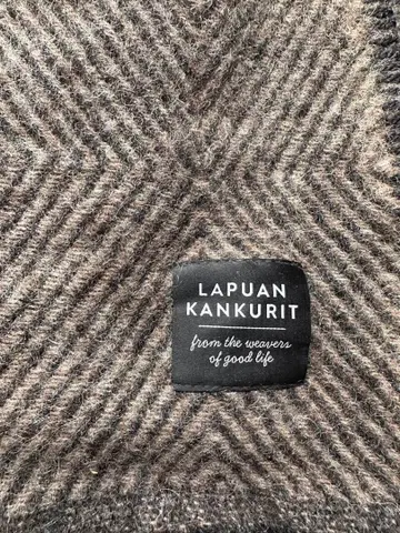 LAPUAN KANKURIT 포켓 부착 숄