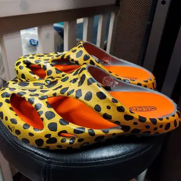 KEEN SHANTI 샌들 23cm