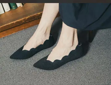 Offen 블랙 스틸레토 플랫슈즈