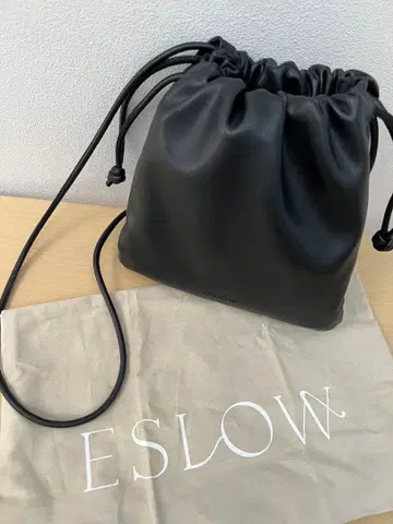 ESLOW 에슬로우 드로우 스트링 숄더백 슬로브 이에나