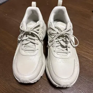 새상품급 Puma 스니커즈 26cm