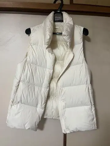 UNIQLO 파우더 소프트 다운 베스트 M