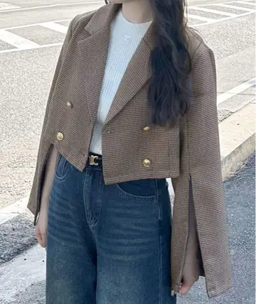 골드 버튼 2way 슬릿 슬리브 숏 자켓 브라운