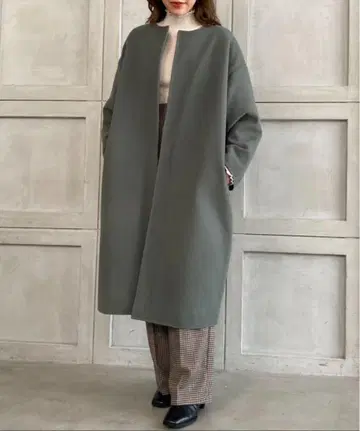 moment+ 라이트 니트 멜톤 노카라 케이프 코트