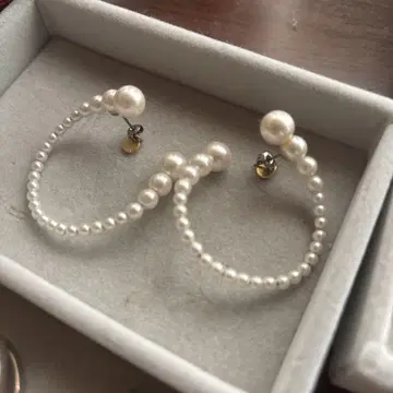 akarih 아카리 펄 후프 귀걸이 pliez pierced A