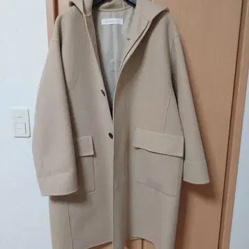 GALERIE VIE 후드 부착 베이지 롱 코트