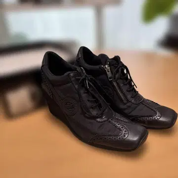 NONAME 블랙 스니커즈 지퍼 포함