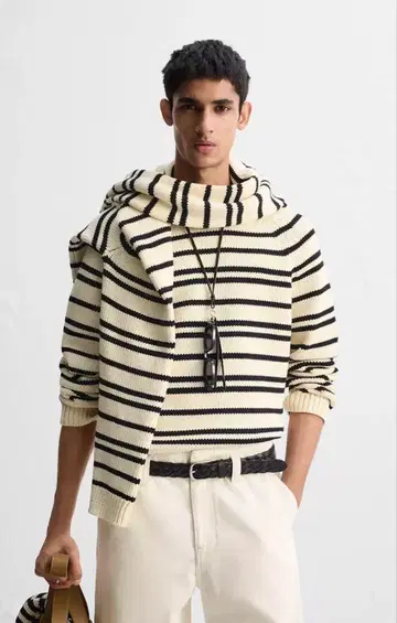 새상품 ZARA LIMITED EDITION 스트라이프 텍스처 스웨터