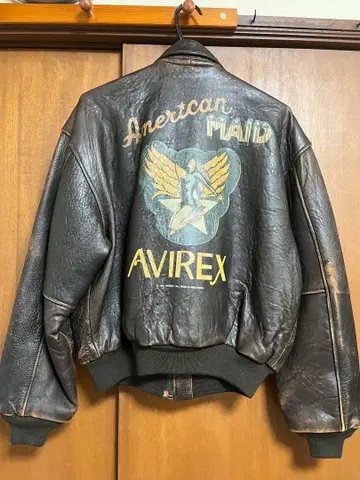 AVIREX TYPE A-2 가죽 자켓 브라운 백 프린트가 최고