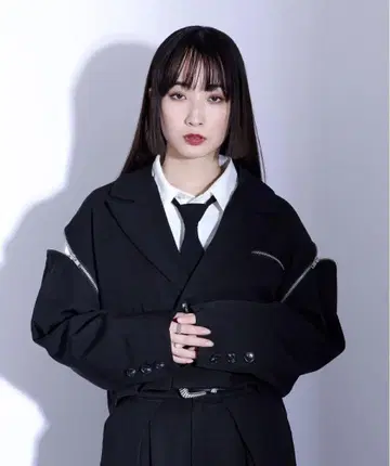 지퍼 컷 아웃 숏 자켓