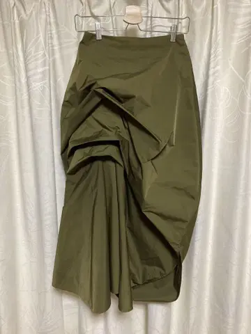 엔폴드 올리브색 랩 스타일 롱 스커트