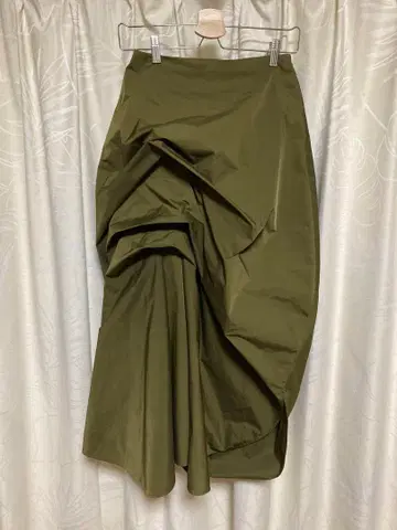 엔폴드 올리브색 랩 스타일 롱 스커트