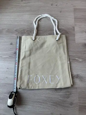FOXEY 베이지 토트백