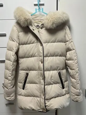 새상품급 La Mode 후드 부착 다운 자켓 베이지