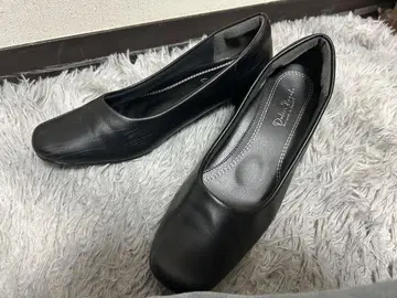 블랙 플랫 펌프스