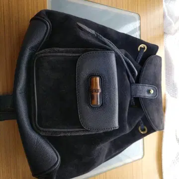 네이비 스웨이드 가죽 백팩