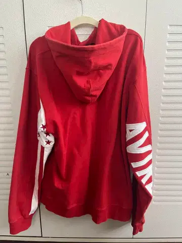 아비렉스 빨간색 후드티 M 사이즈 가격 인하 가능