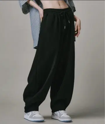 [ Vini ] 더블 저지 벌룬 핏 스웨트 팬츠 L