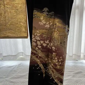 블랙 류토메소데 벚꽃과 풍경 자수 실크 소재