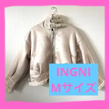 여성용 INGNI 크림색 보아 지퍼 자켓 M 사이즈