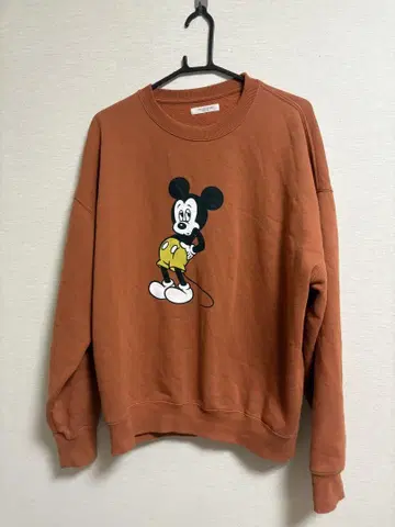 freak's store 미키마우스 프린트 맨투맨 오렌지