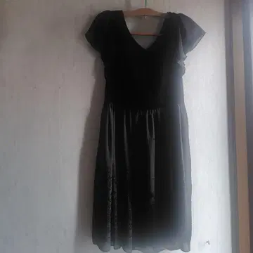 온워드 카시야마 쿠미쿄쿠 블랙 벨벳 시어 프릴 소매 원피스