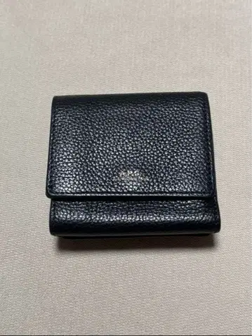 A.P.C. 블랙 3단 폴더형 지갑