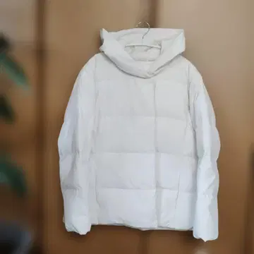 후드 부착 다운 자켓