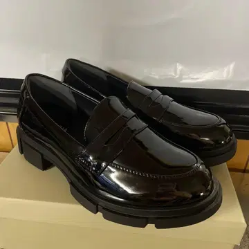 에나멜 블랙 로퍼 통굽 24.0cm