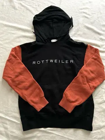 ROTTWEILER 속기모 후드티 블랙/오렌지