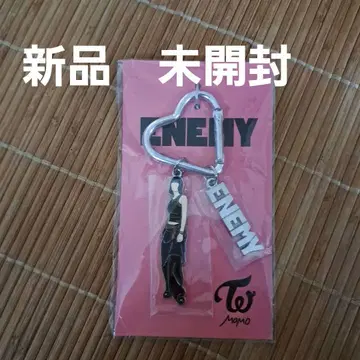 새상품 TWICE ENEMY 카라비너 키링 모모