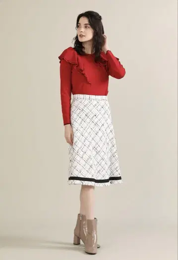 새상품! 마리에 프릴 빨간색 니트!