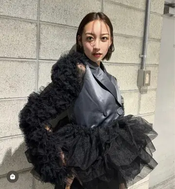 Biliby. 프릴 뷔스티에 F 사이즈 그레이/블랙