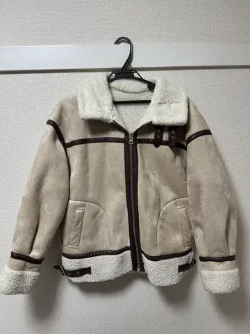 무스탕풍 자켓 베이지 화이트