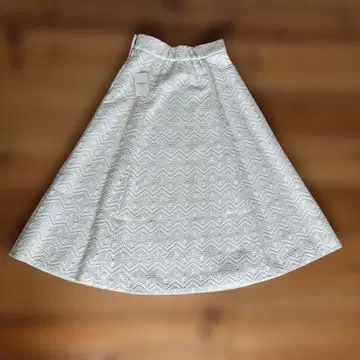 스트로베리 필드 플레어 스커트